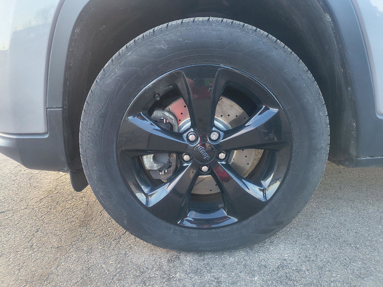 Used 2020 Jeep Cherokee Latitude Plus image 33