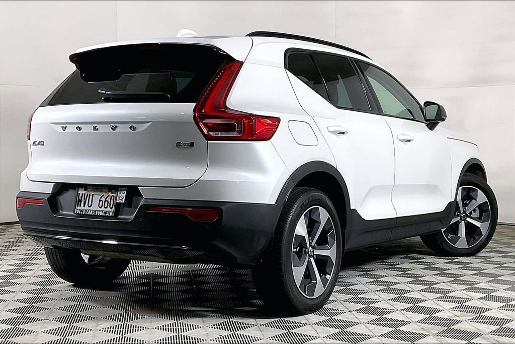 Used 2023 Volvo XC40 B5 Plus w/ Protection Package Premier AWD/4WD image 10