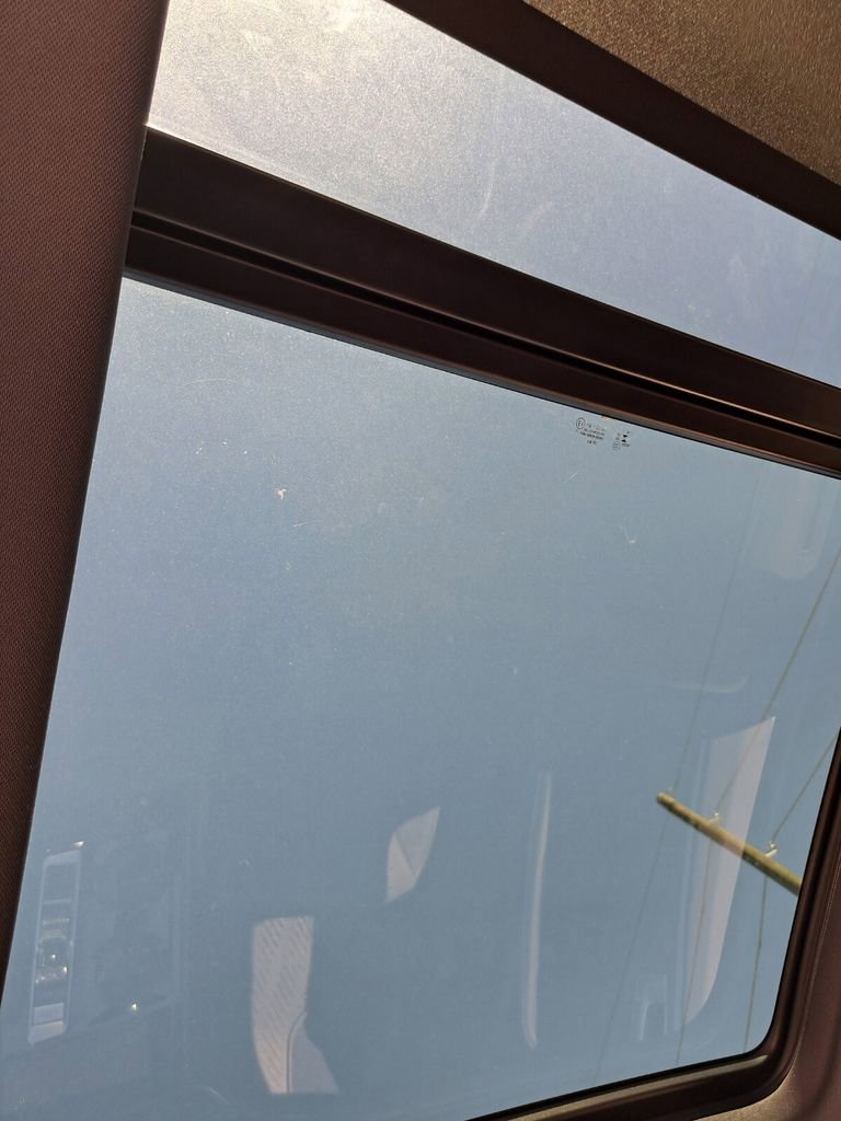 Used 2025 Volkswagen Atlas Cross Sport SE image 21