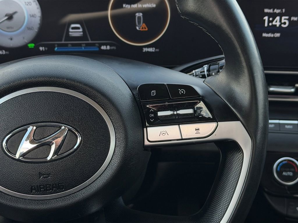 Certified 2023 Hyundai Elantra Limited image 18