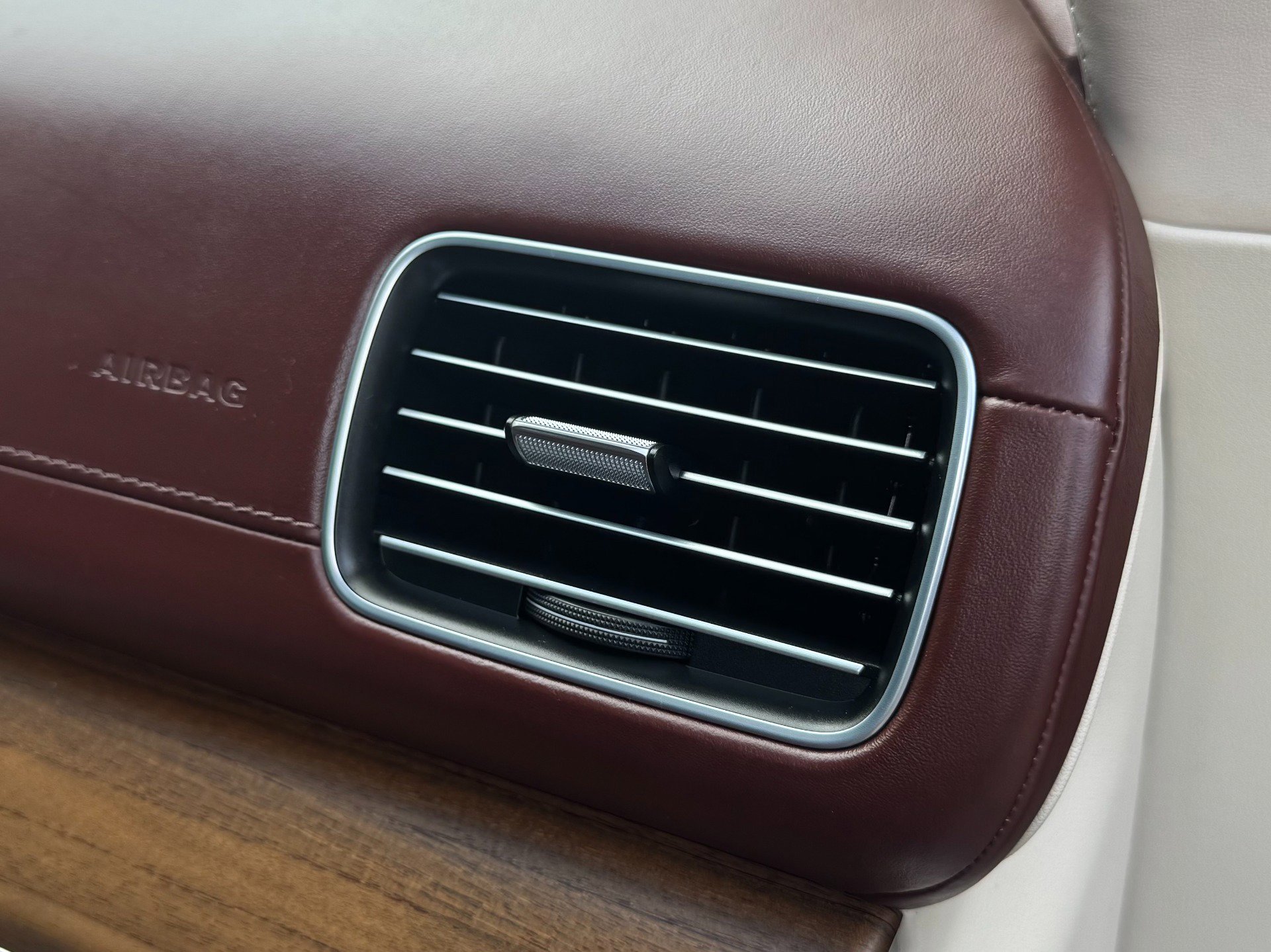 Used 2023 Mercedes-Benz Maybach GLS 600 4MATIC image 32