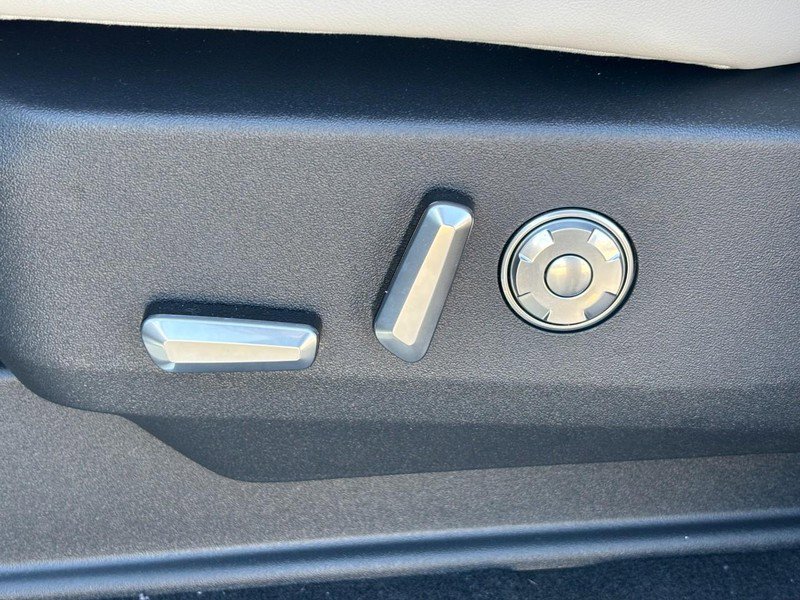 New 2026 Lincoln Navigator Reserve image 16