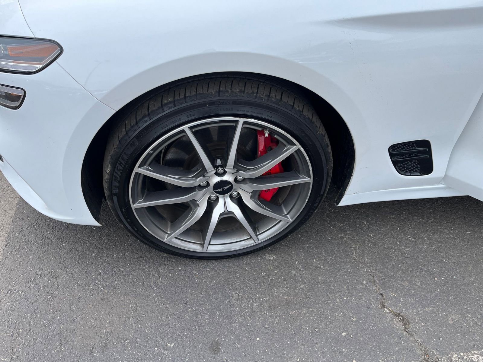 Used 2025 Genesis G70 2.5T image 30