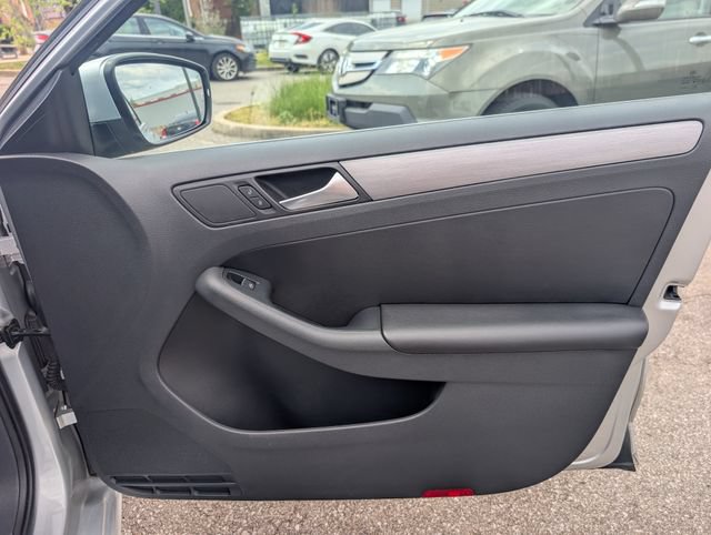 Used 2013 Volkswagen Jetta TDI FWD image 23