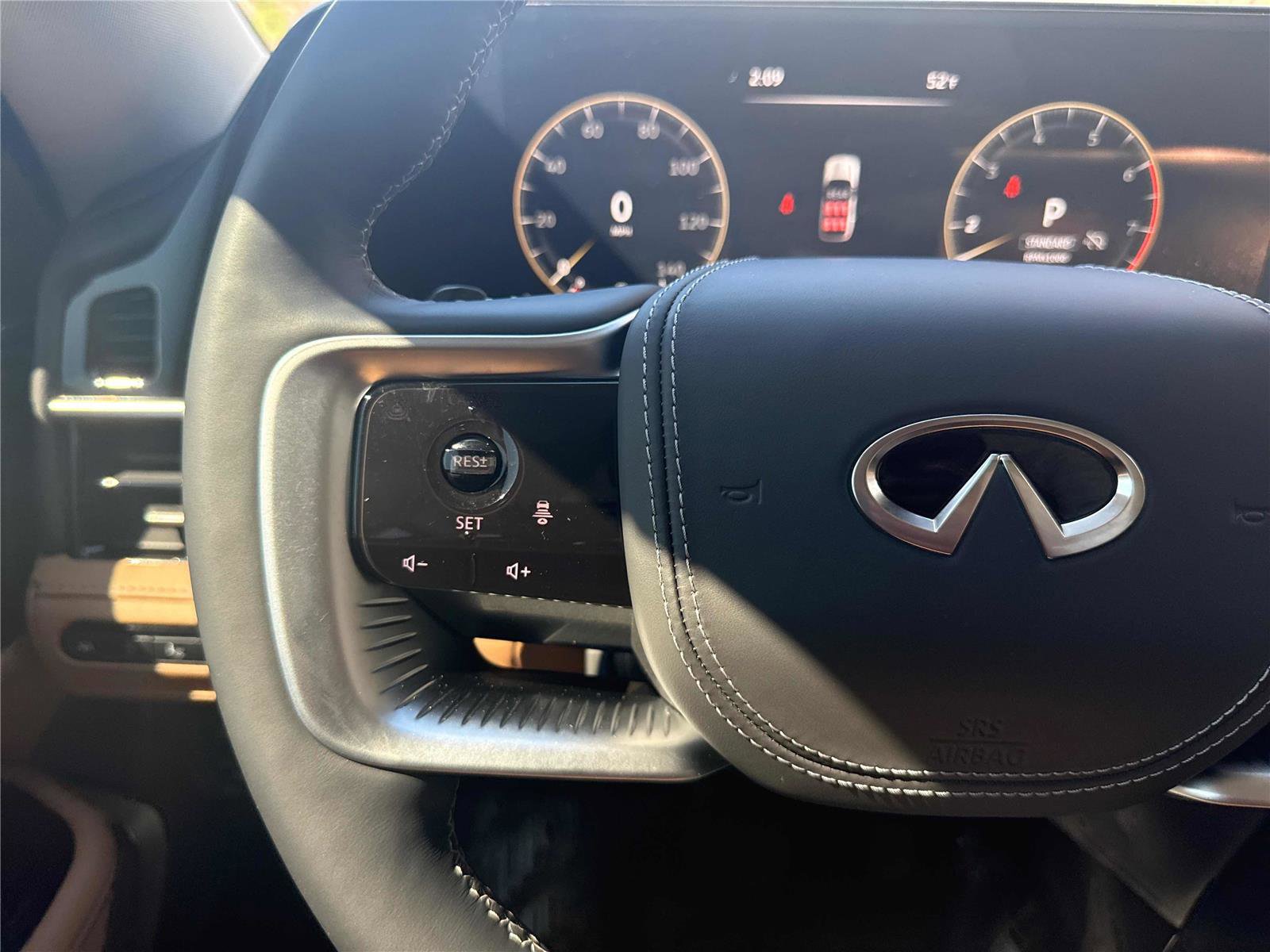 Certified 2025 INFINITI QX80 Sensory image 18