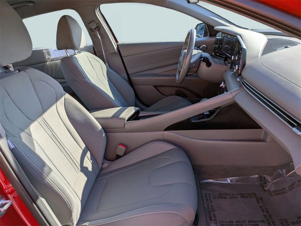 Used 2022 Hyundai Elantra SEL w/ Convenience Package image 29