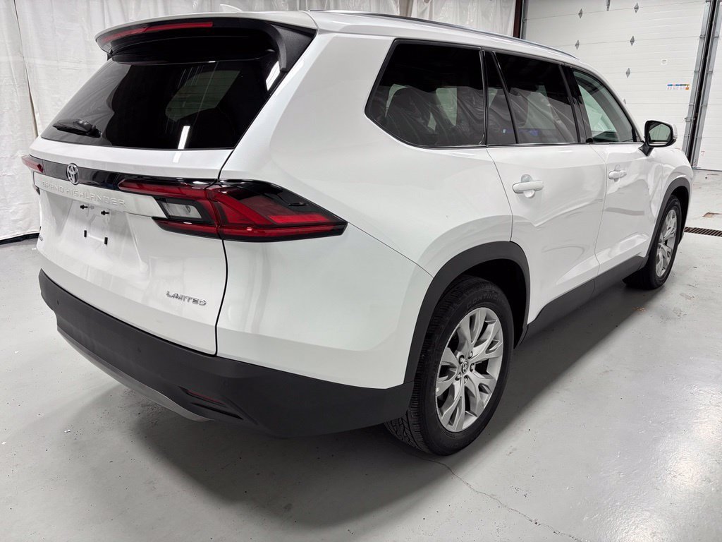 Used 2026 Toyota Grand Highlander AWD image 7