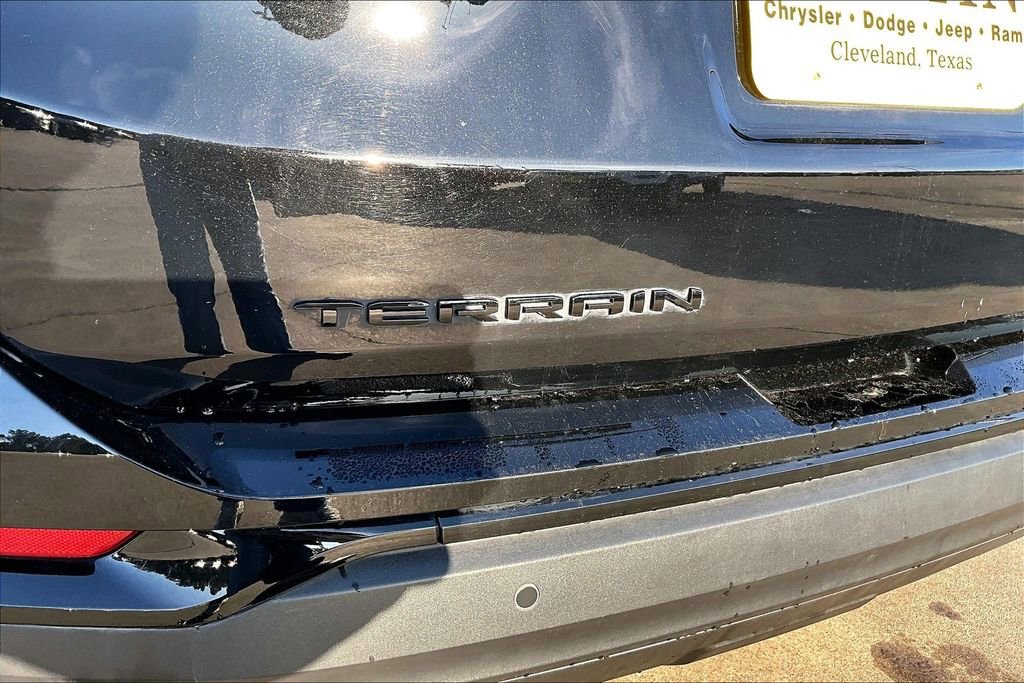 Used 2023 GMC Terrain SLE w/ Driver Convenience Package image 8