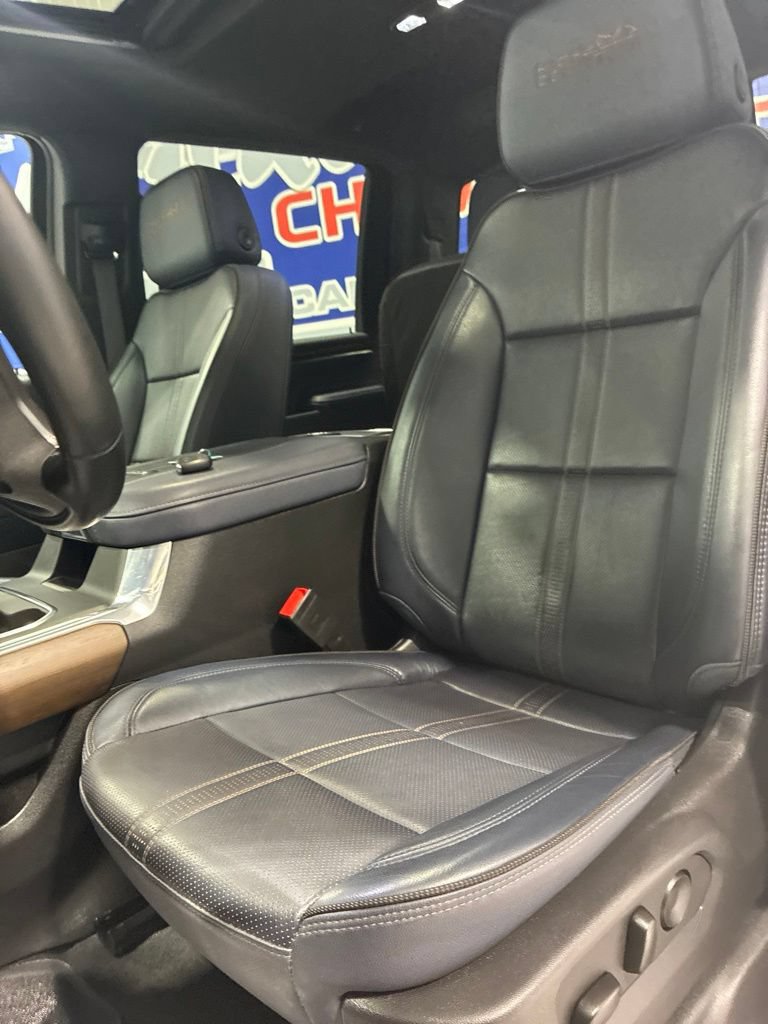 Used 2025 Chevrolet Silverado 2500 High Country w/ High Country Premium Package AWD/4WD image 19