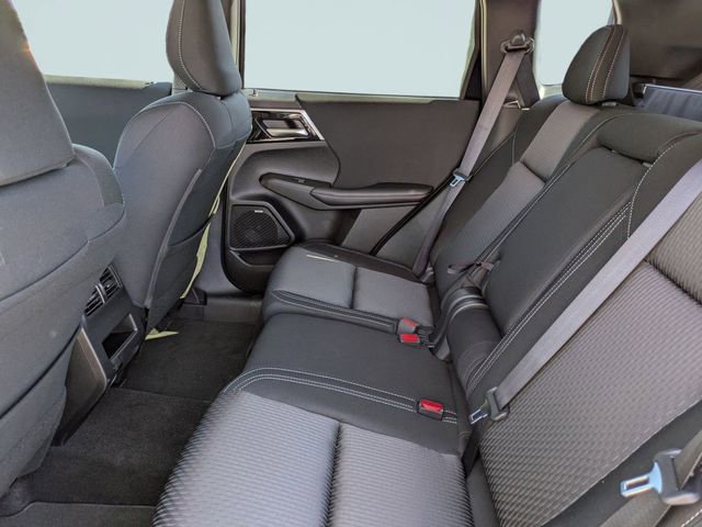 New 2025 Mitsubishi Outlander ES image 17