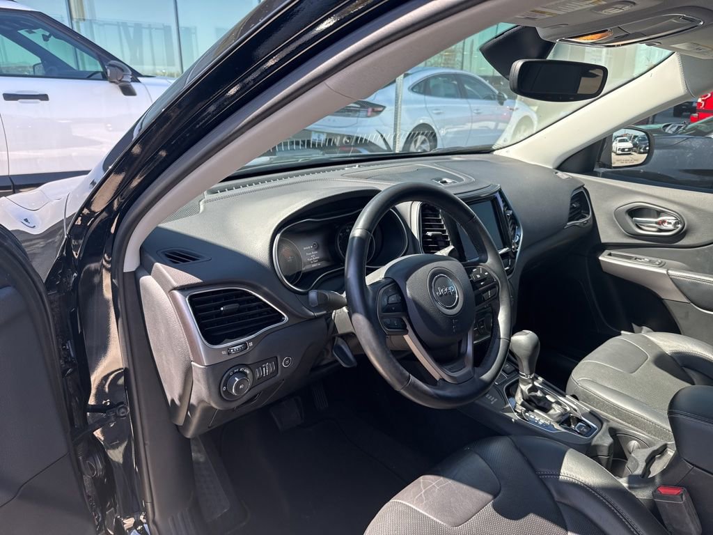 Used 2019 Jeep Cherokee Limited image 9