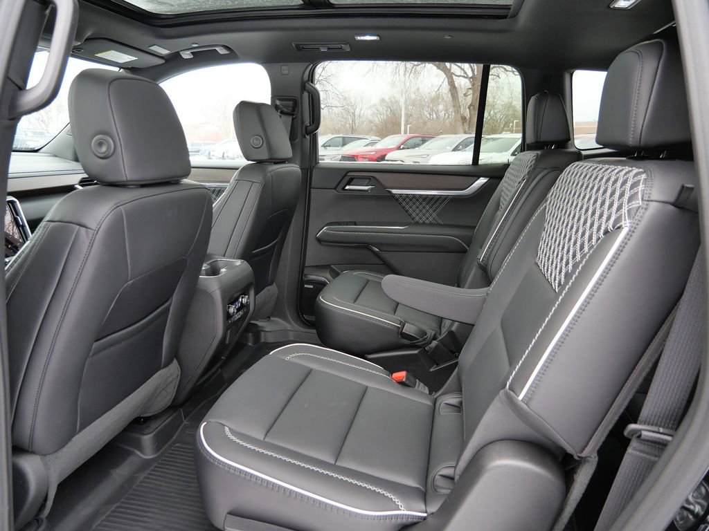 New 2026 GMC Acadia Denali w/ Super Cruise Package image 5