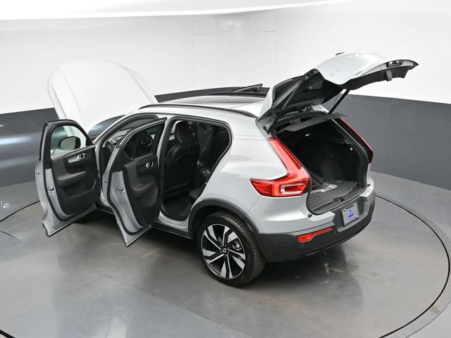 Used 2025 Volvo XC40 B5 Plus AWD/4WD image 50