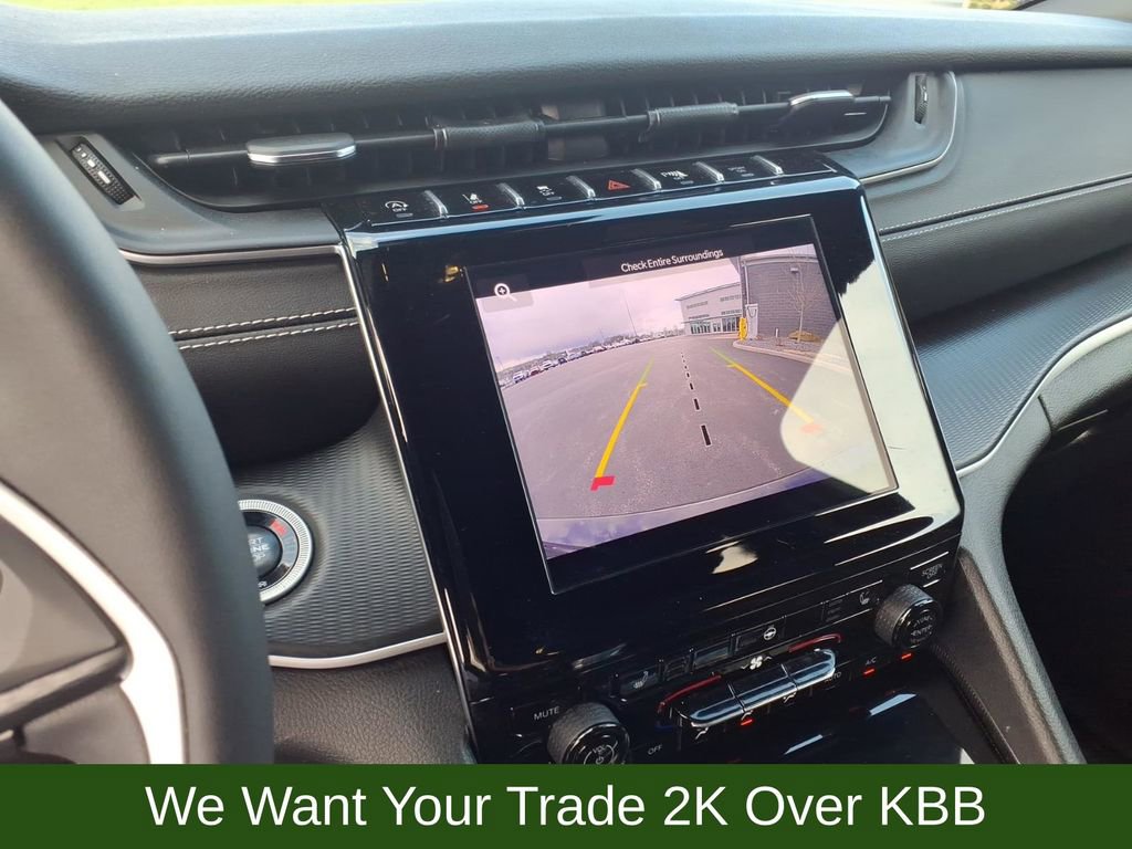 Used 2024 Jeep Grand Cherokee L Altitude image 28
