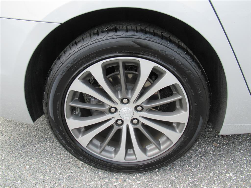 Used 2018 Buick LaCrosse Essence image 8