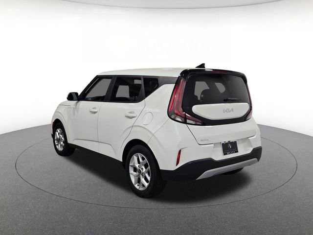 Used 2023 Kia Soul LX w/ Option Group 015 FWD image 7