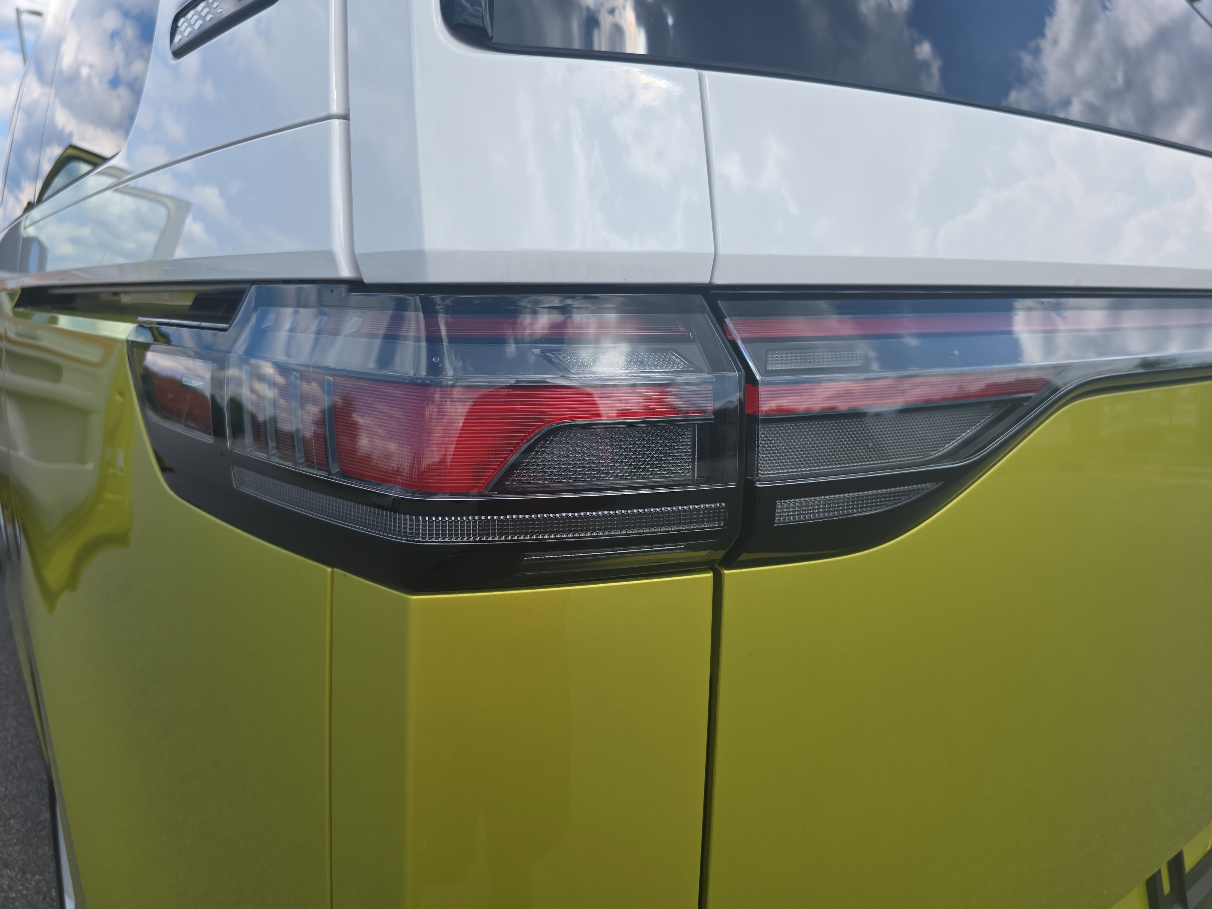 New 2025 Volkswagen ID. Buzz 1st Edition image 32