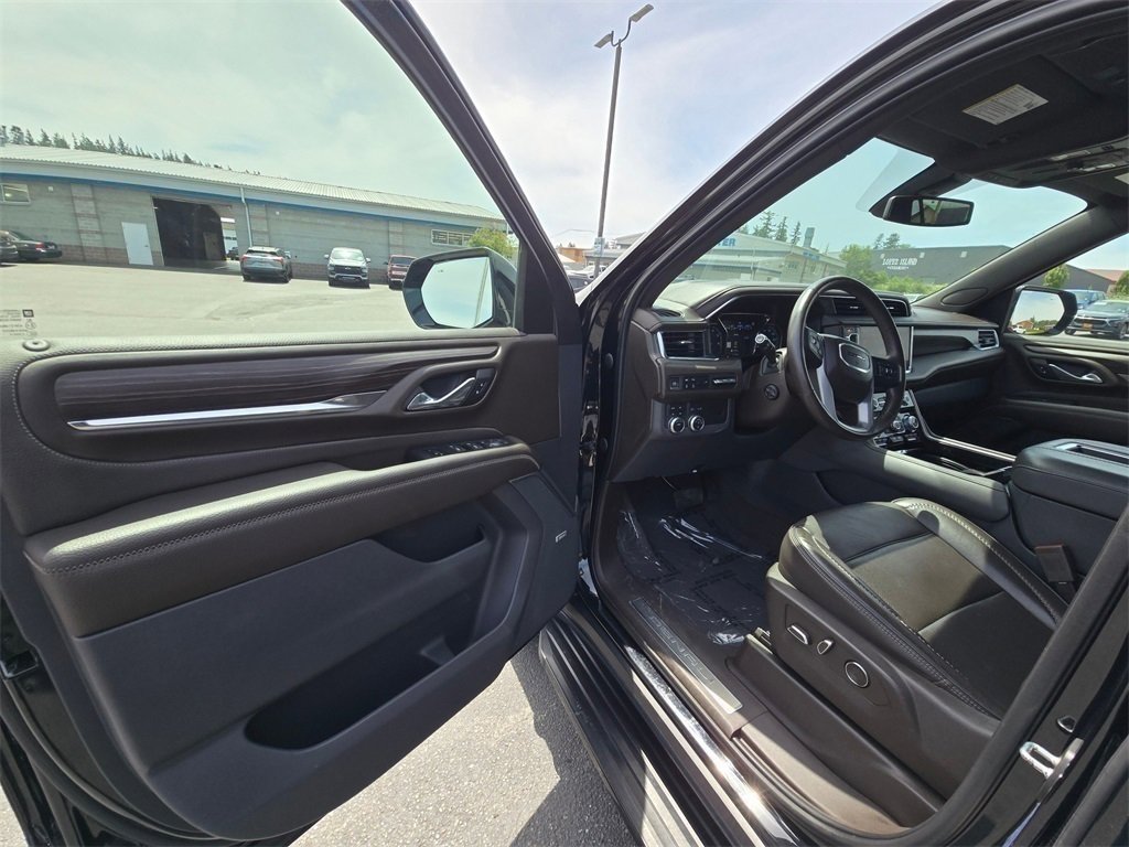 Used 2021 GMC Yukon Denali image 16