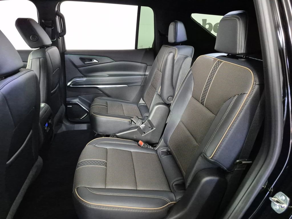 New 2026 Chevrolet Traverse High Country w/ LPO, Floor Liner Package FWD image 21