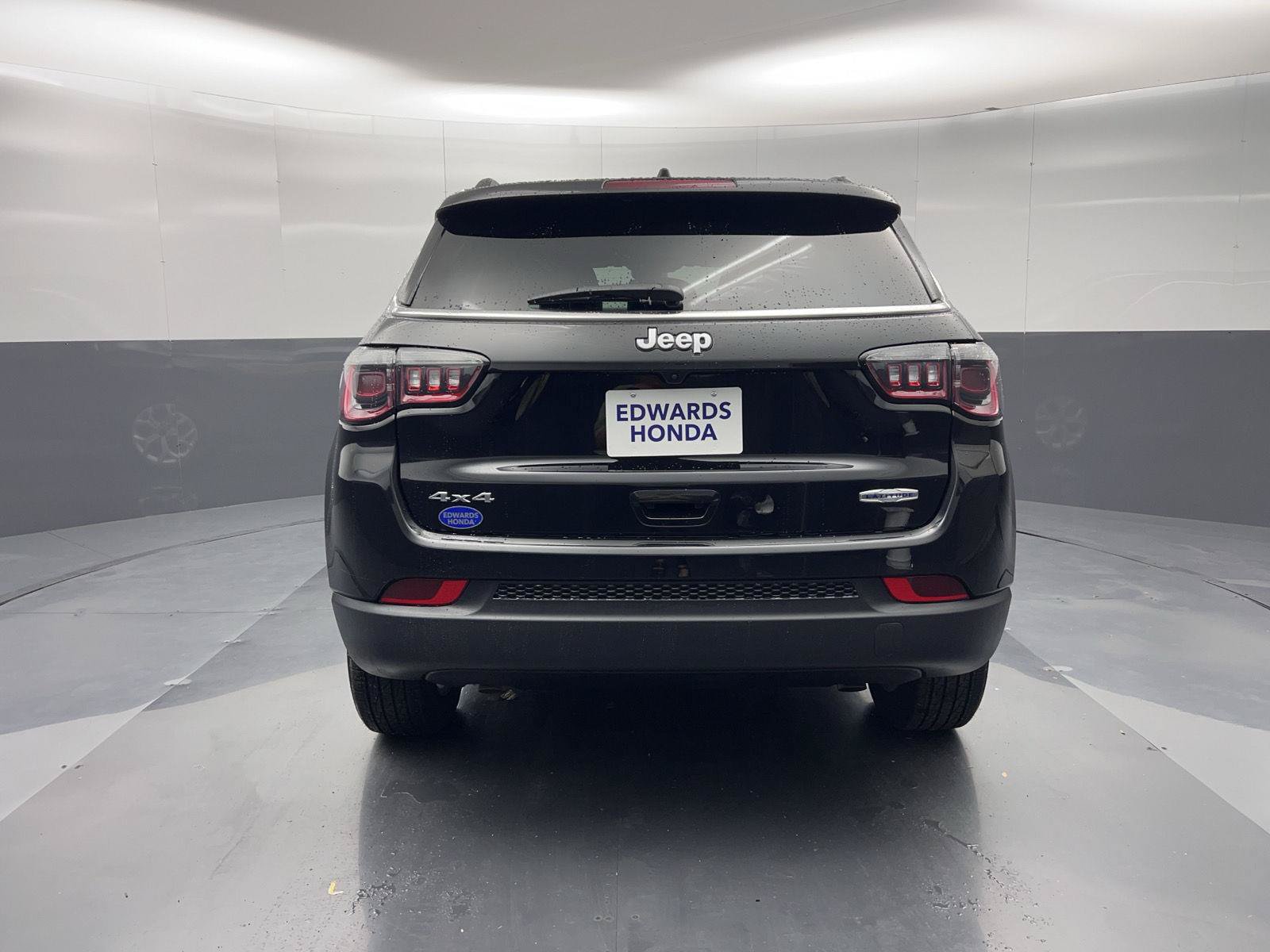 Used 2025 Jeep Compass Latitude AWD/4WD image 32