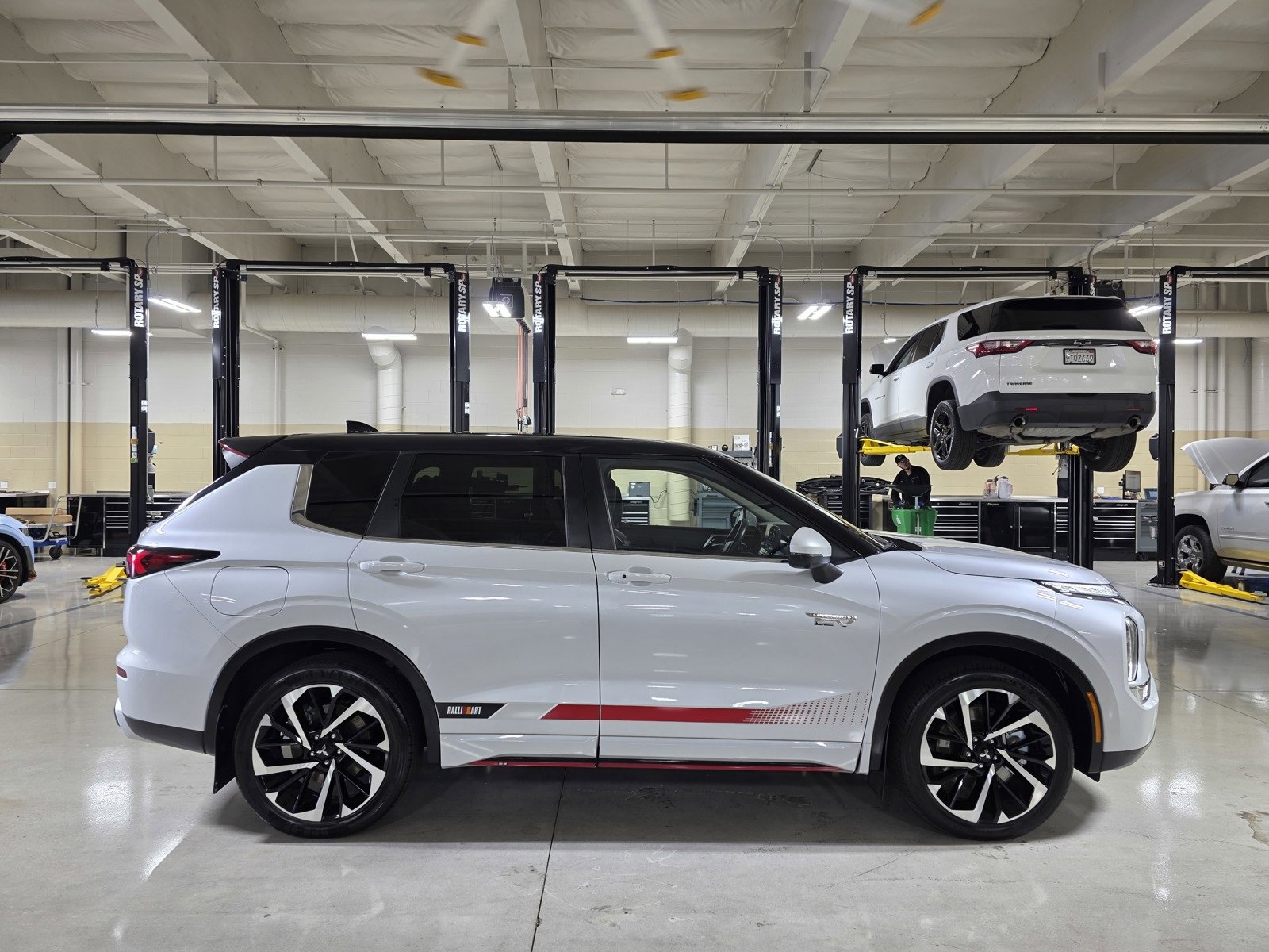 Used 2024 Mitsubishi Outlander Ralliart image 8