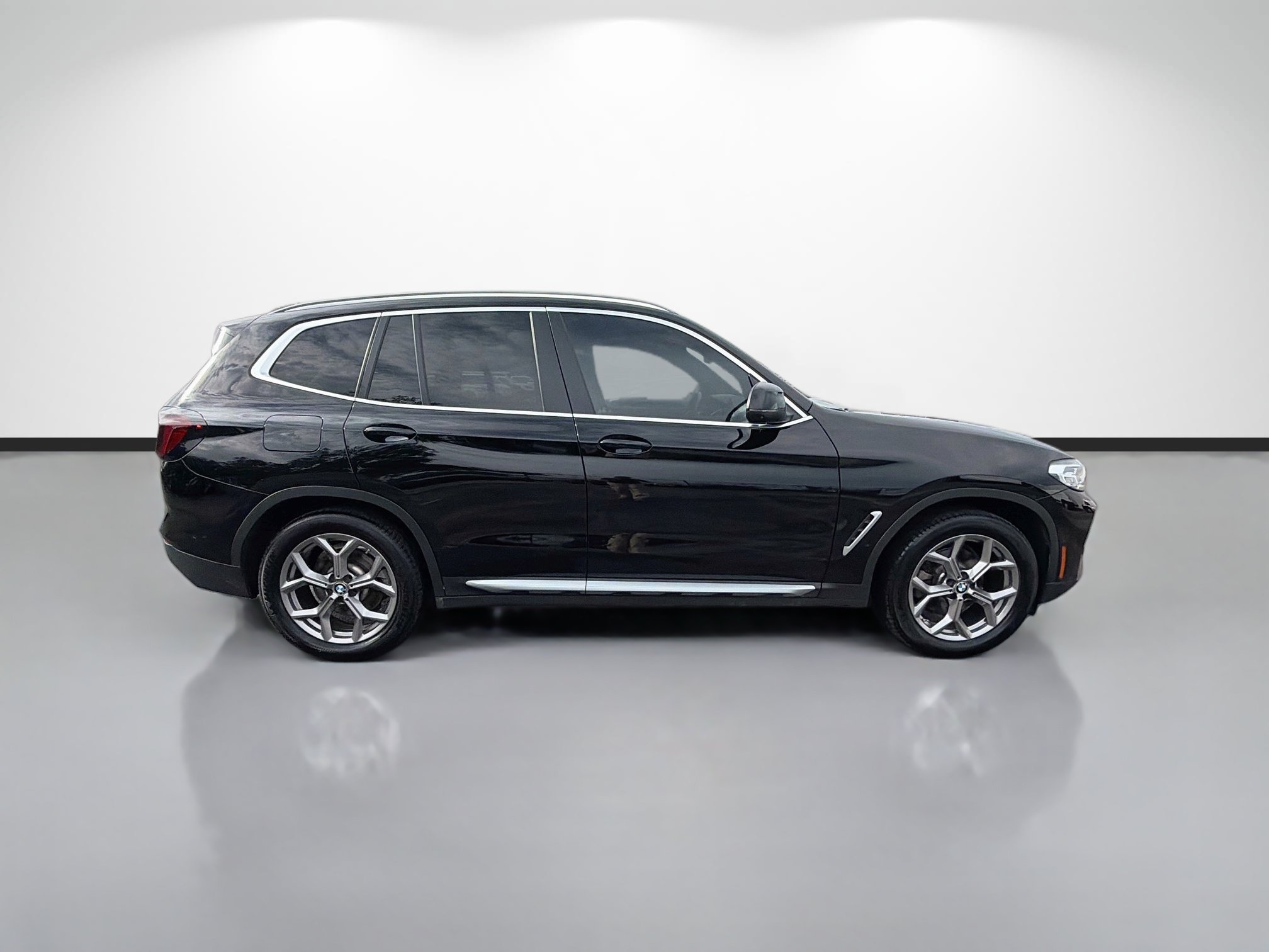 Used 2023 BMW X3 xDrive30i w/ Premium Package w/ZPA AWD/4WD image 7