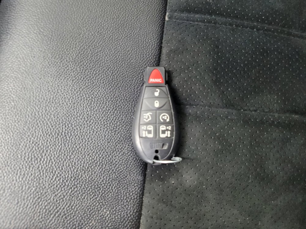 Used 2016 Dodge Grand Caravan SXT FWD image 32