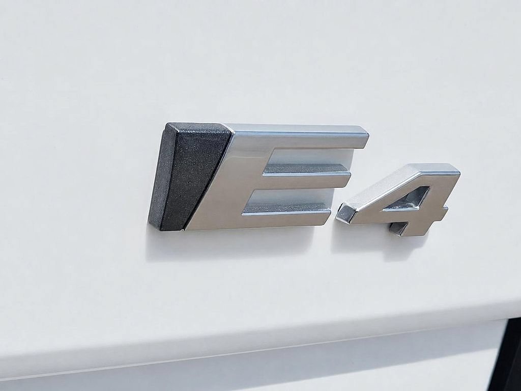 New 2027 Cadillac Optiq Luxury AWD/4WD image 7