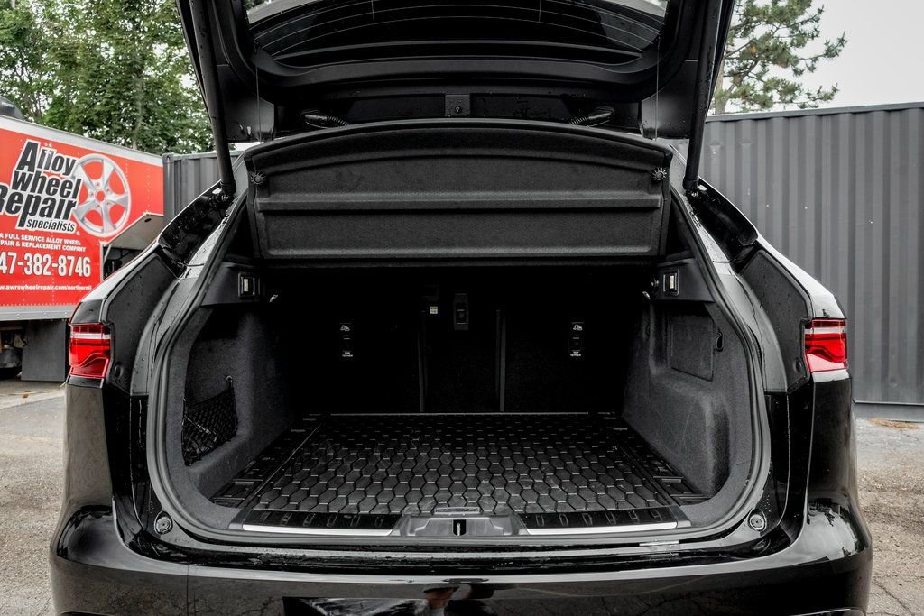 New 2026 Jaguar F-PACE R-Dynamic S image 8