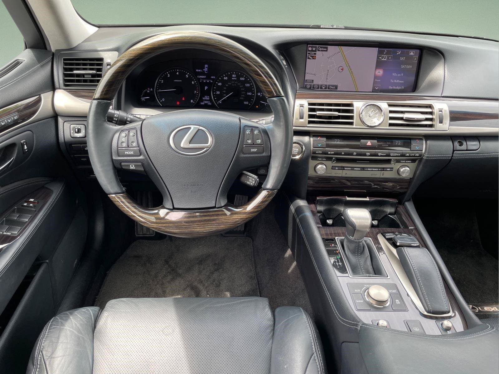 Used 2015 Lexus LS 460 w/ Comfort Package RWD image 10