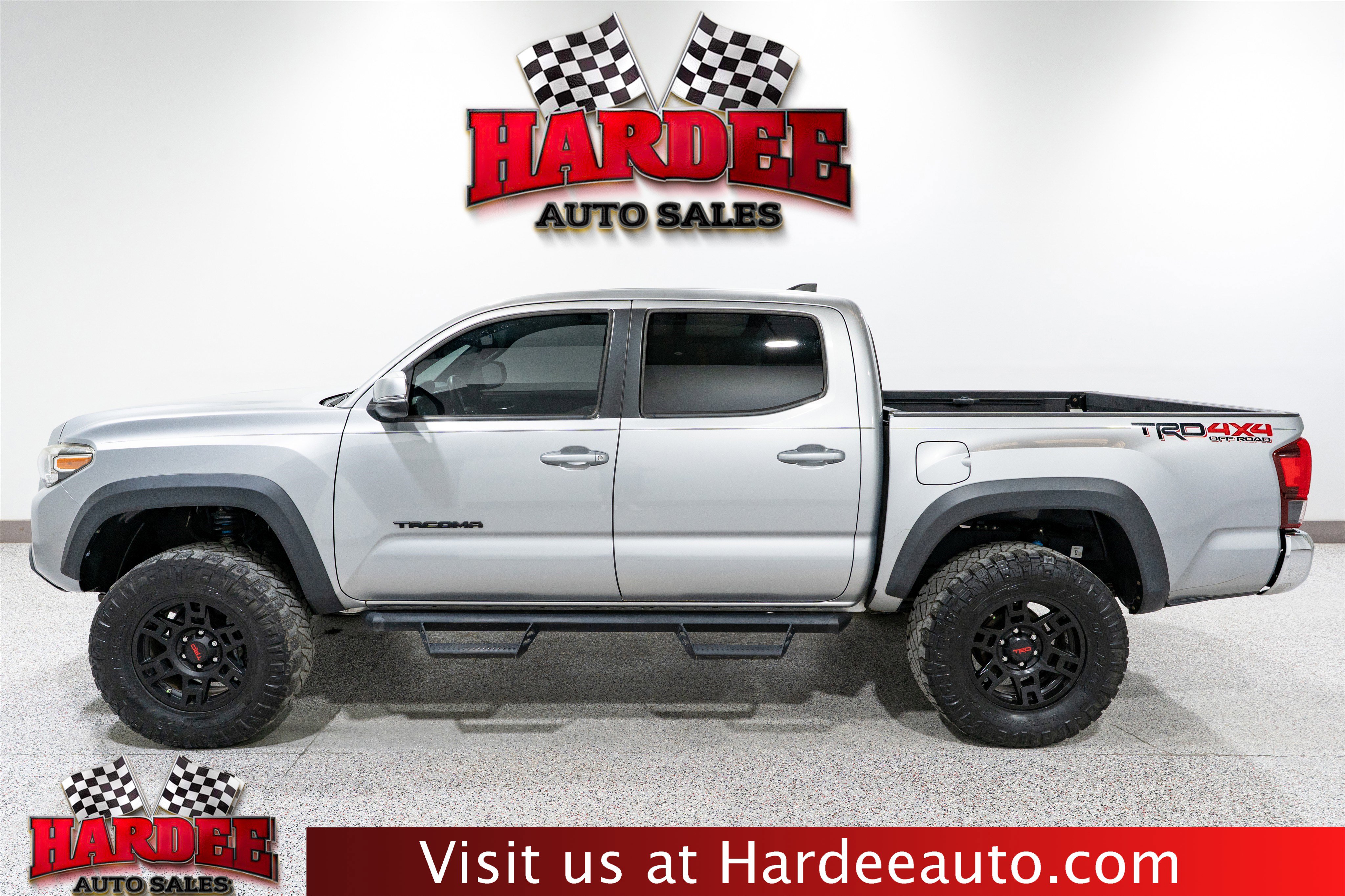 Used 2018 Toyota Tacoma TRD Off-Road image 1