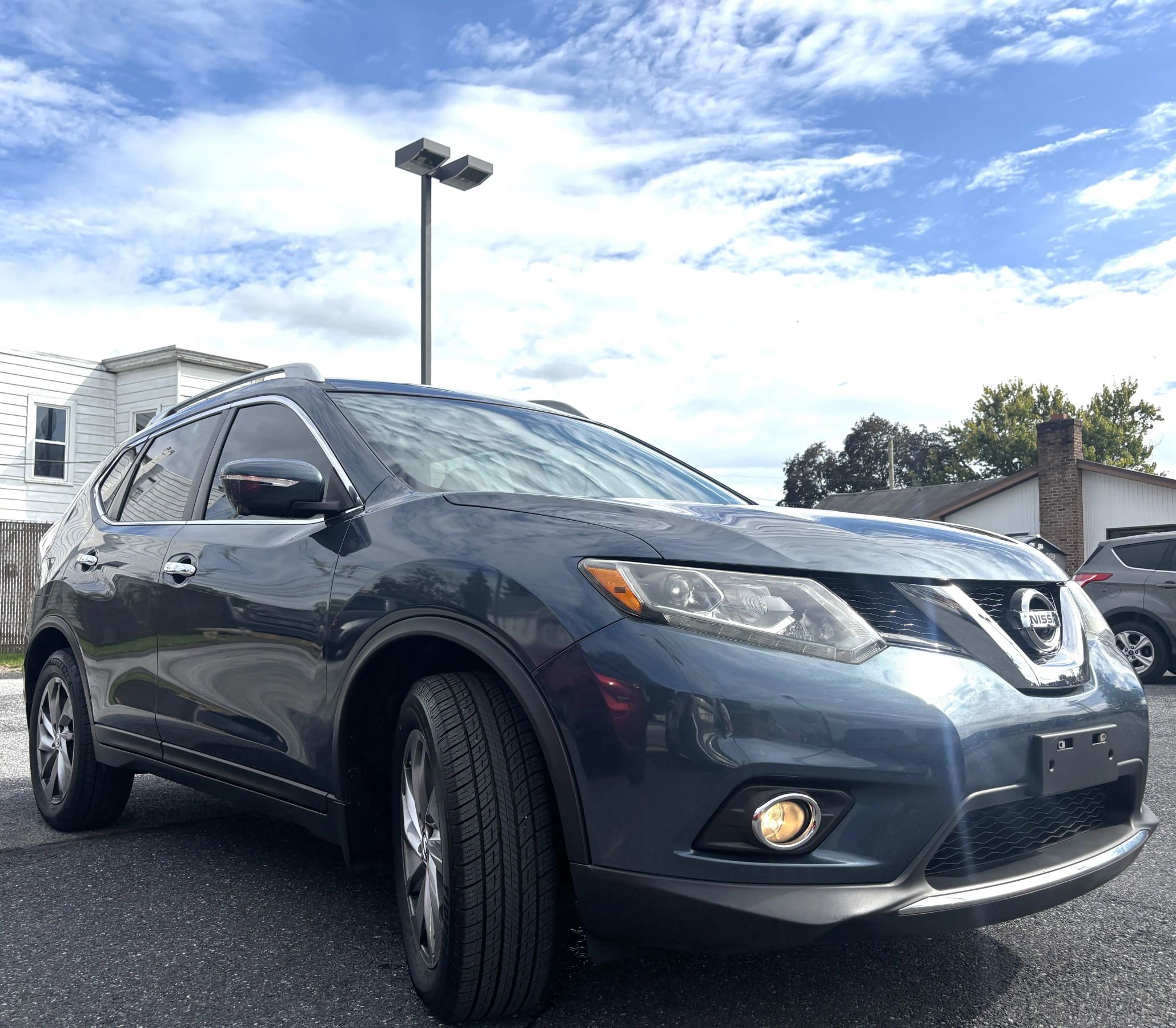 Used 2014 Nissan Rogue SL w/ SL Premium Package image 3