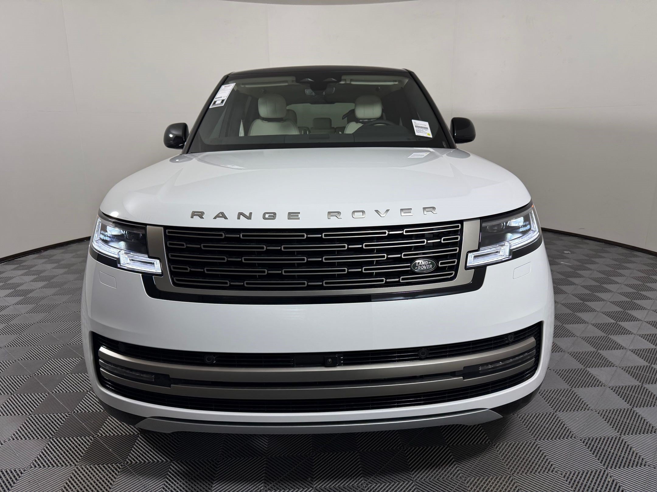 New 2026 Land Rover Range Rover Long Wheelbase SE AWD/4WD image 6