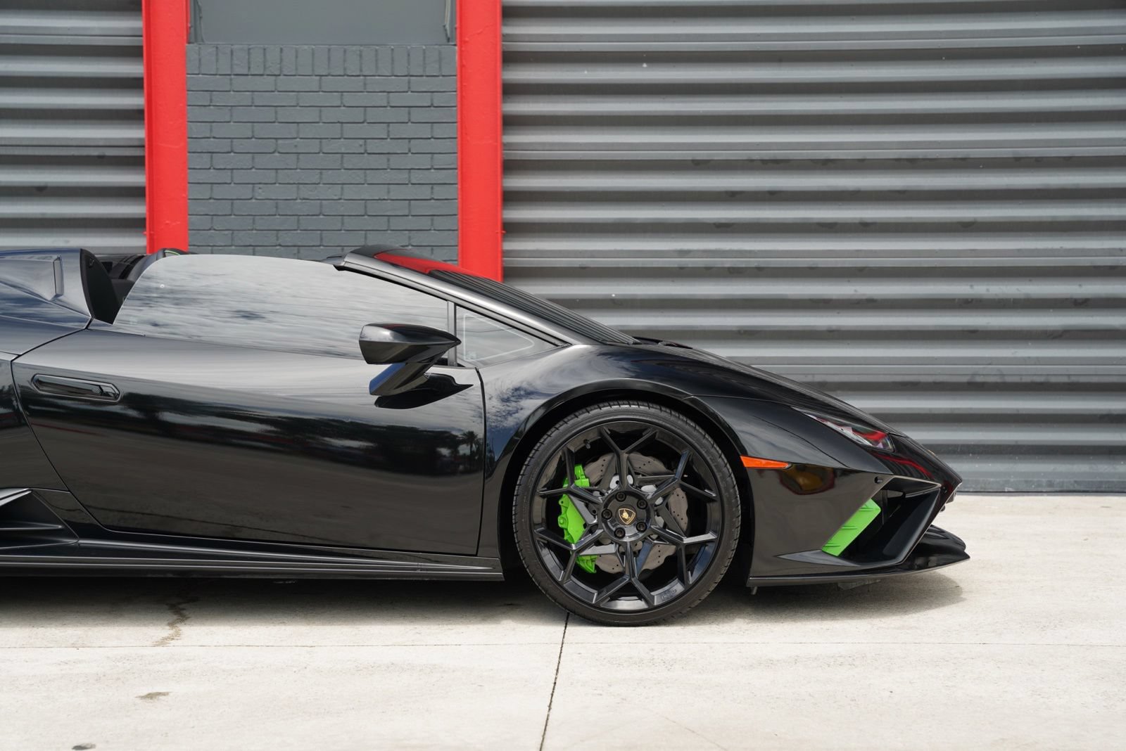 Used 2021 Lamborghini Huracan EVO RWD image 17
