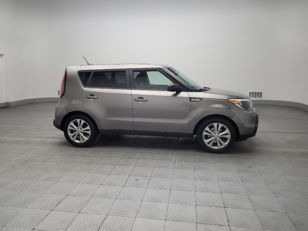 Used 2016 Kia Soul + image 11