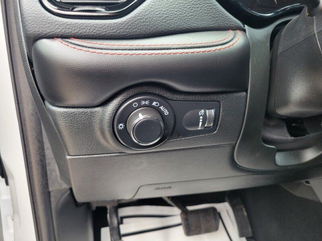 Used 2025 Dodge Durango GT RWD image 15