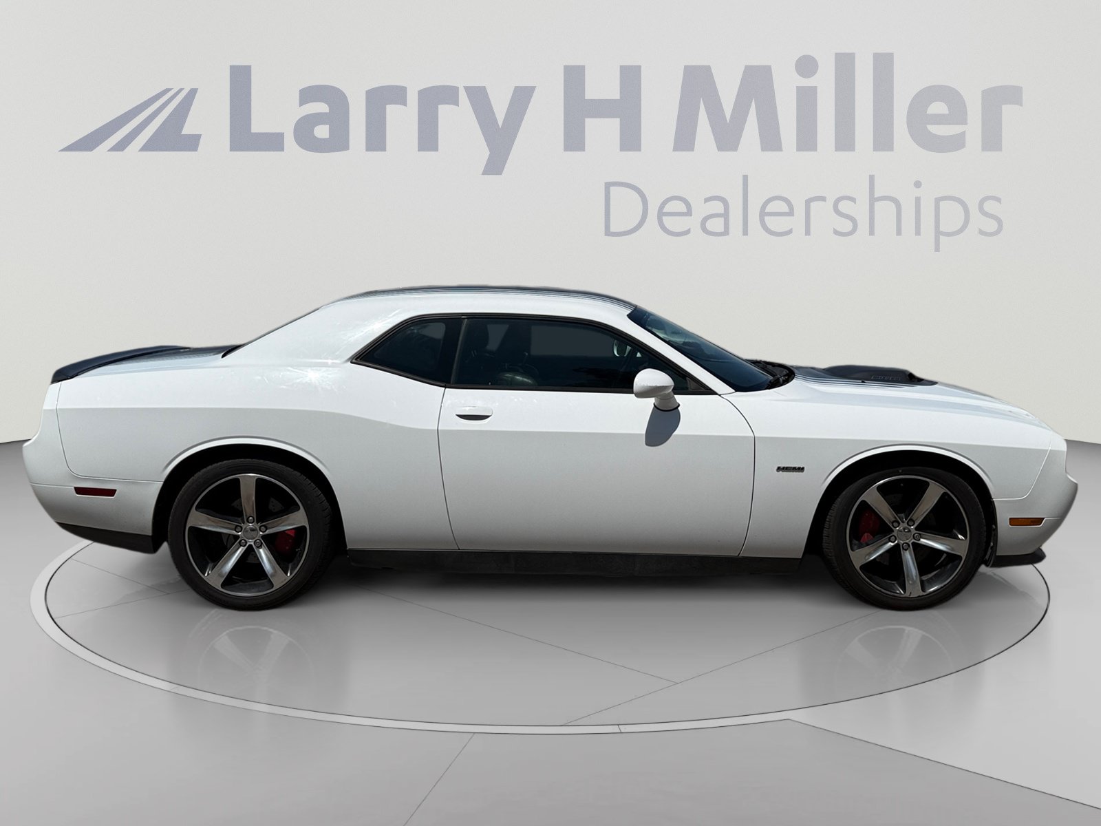 Used 2014 Dodge Challenger R/T RWD image 6