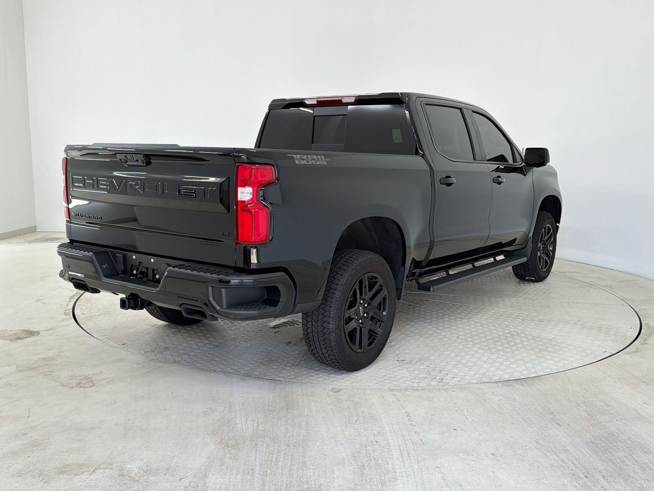 Used 2025 Chevrolet Silverado 1500 LT Trail Boss w/ LT Trail Boss Premium Package image 9