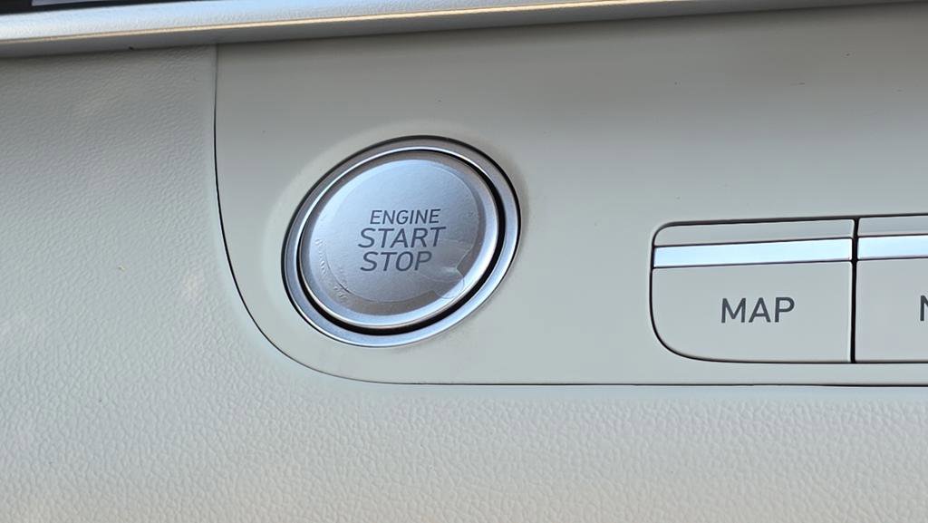 New 2026 Hyundai Elantra Limited FWD image 23