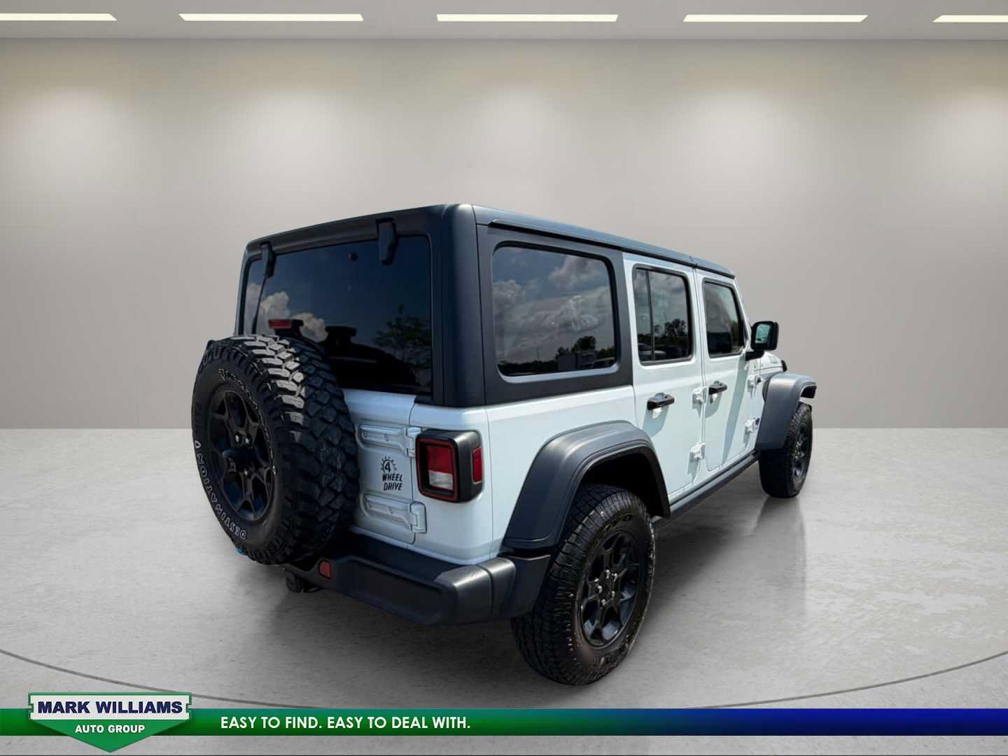 Used 2023 Jeep Wrangler Unlimited w/ Cold Weather Group AWD/4WD image 6