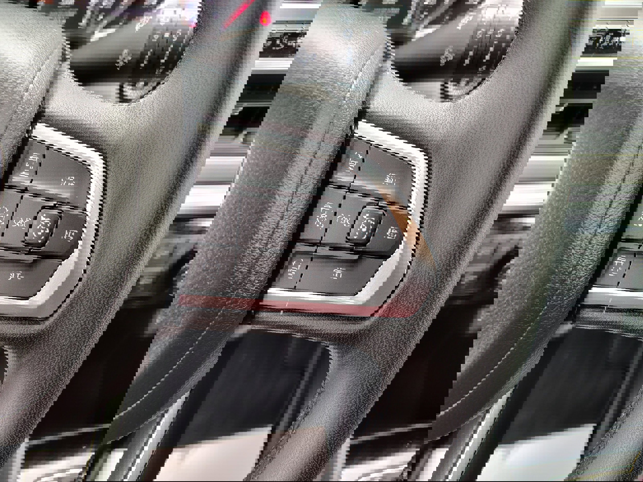 Certified 2024 Jeep Compass Limited image 28