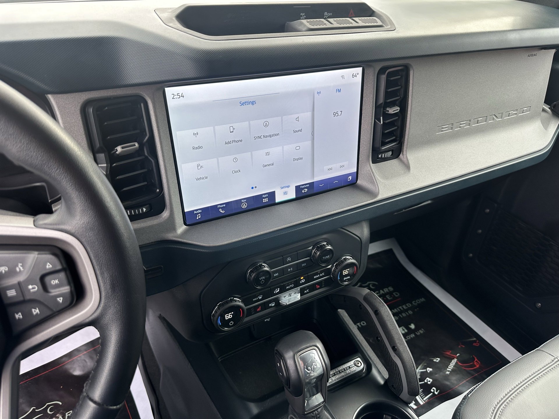 Used 2024 Ford Bronco Outer Banks image 12