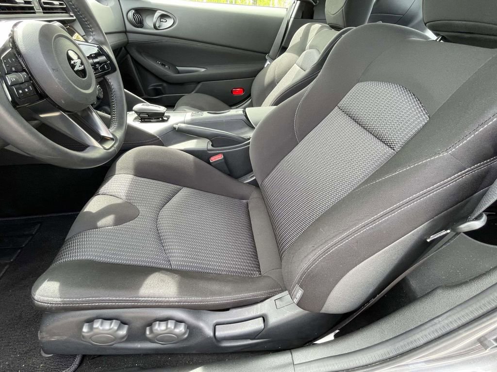 Used 2025 Nissan Z Sport w/ Floor Mat Package image 11