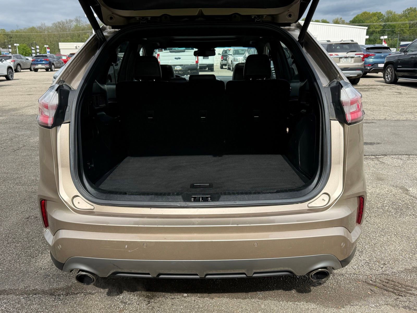 Used 2020 Ford Edge Titanium w/ Equipment Group 301A AWD/4WD image 47
