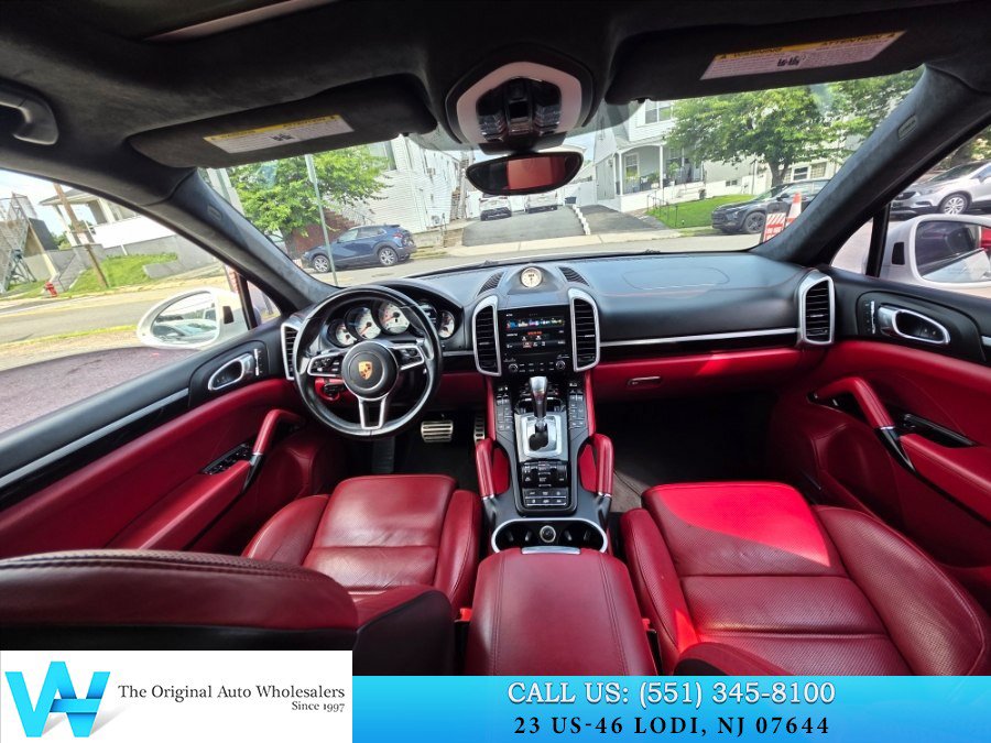 Used 2017 Porsche Cayenne GTS AWD/4WD image 9