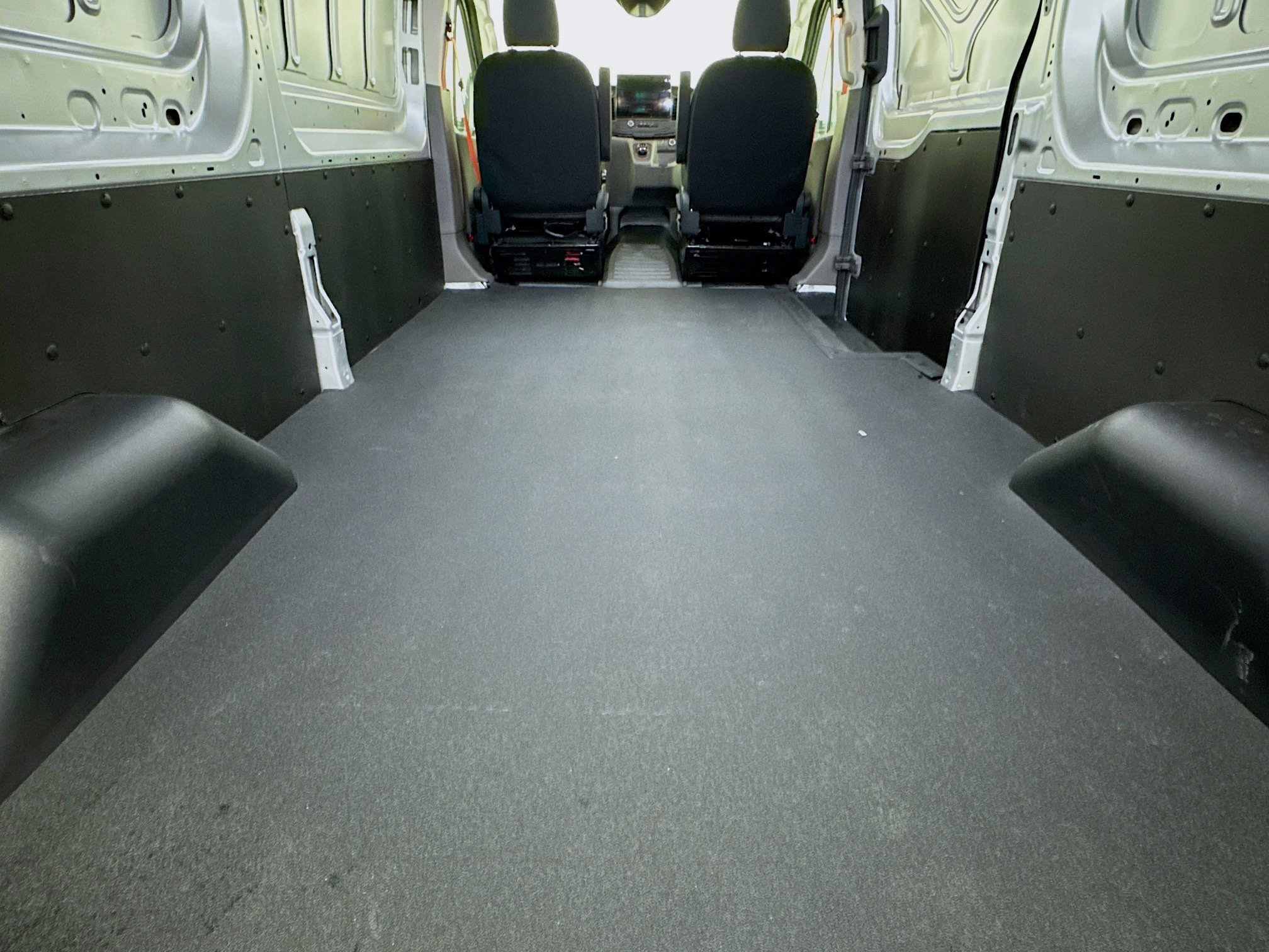 Used 2023 Ford E-Transit Low Roof image 30