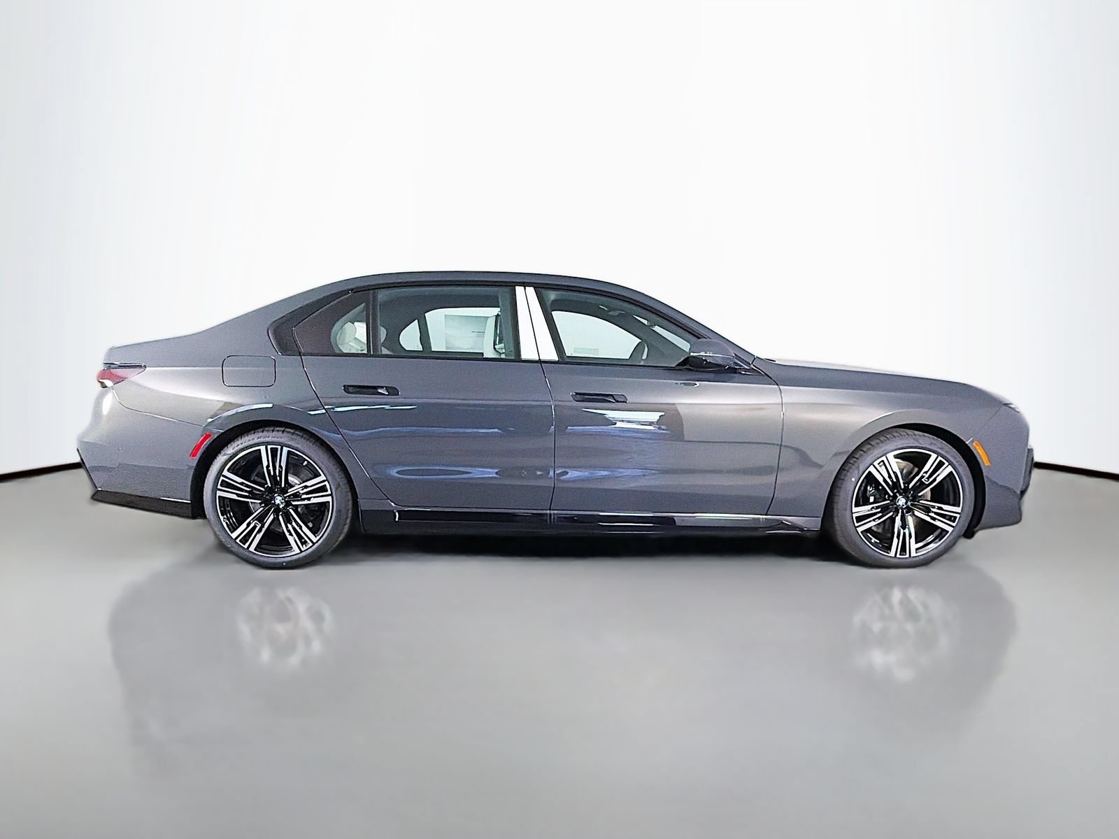 New 2026 BMW i7 xDrive60 AWD/4WD image 8