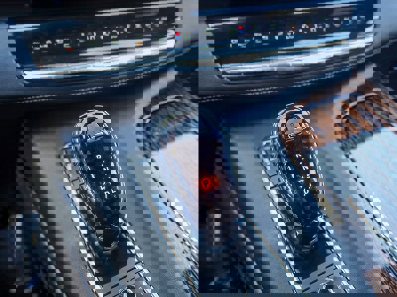 Used 2024 Cadillac Escalade ESV Premium Luxury image 28