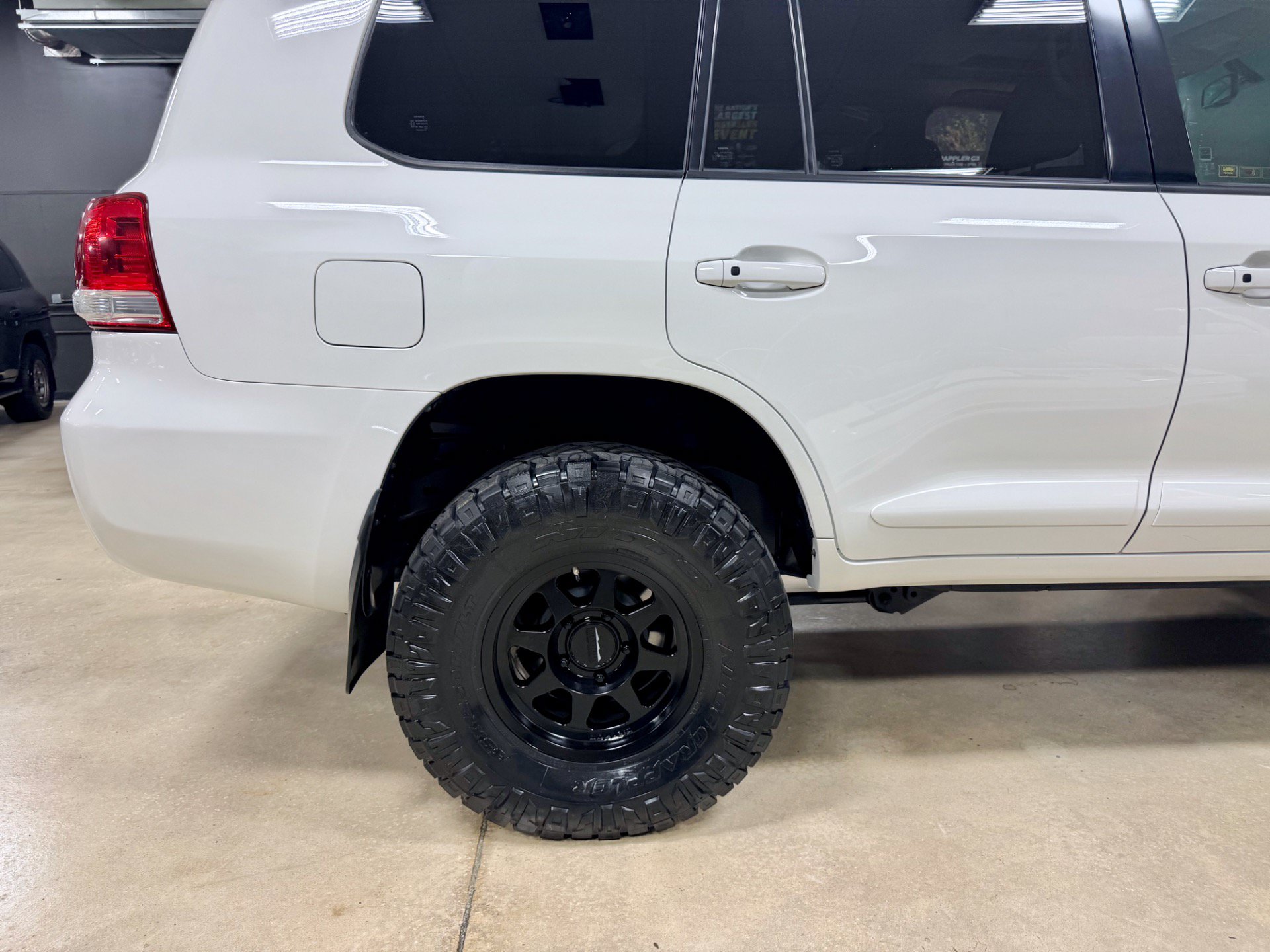 Used 2009 Toyota Land Cruiser w/ Upgrade Pkg AWD/4WD image 15