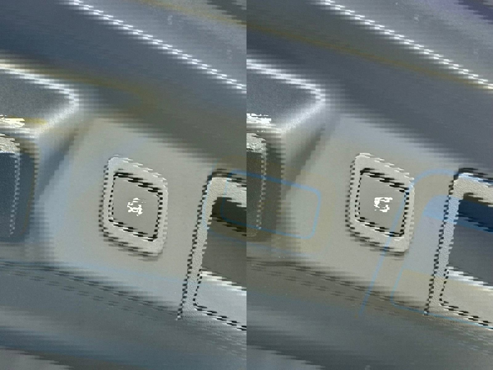 Used 2019 Land Rover Range Rover Velar R-Dynamic HSE image 45